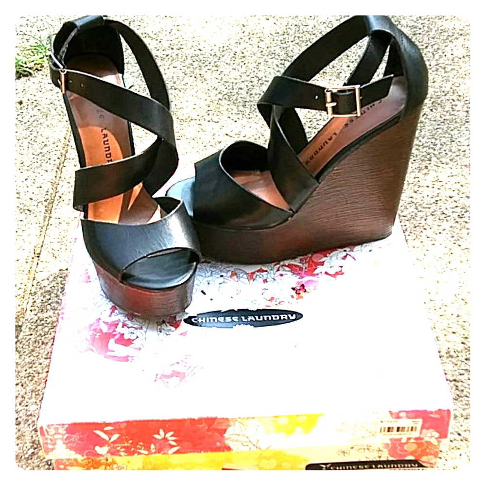 Chinese Laundry Wedges